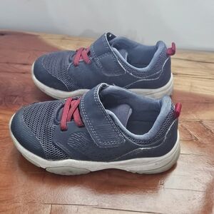 Cat and jack toddler 9 blue red tennis shoes